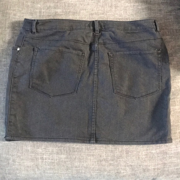 H&M Black Denim Skirt - Picture 2 of 2
